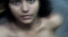 Estudiante universitaria Desi se toma una selfie desnuda para mostrar sus grandes tetas 4 mín. 40 sec