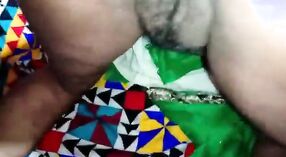 Novo vídeo de sexo desi com a tia Boazona e excitada 3 minuto 40 SEC