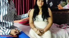 Erotyczna przygoda Desi macocha w prawdziwym filmie porno 1 / min 10 sec