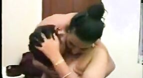 Desi aunty gets ondeugend in deze steamy video 0 min 40 sec