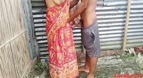 Bhabhi Benggala Barat menikmati seks di luar ruangan dalam full HD 1 min 10 sec