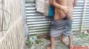 Bengala Ocidental bhabhi gosta de sexo ao ar livre em full HD 7 minuto 50 SEC