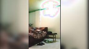 Desi bf se pone abajo y sucio en la habitación del hotel 2 mín. 40 sec