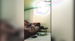 Desi bf se pone abajo y sucio en la habitación del hotel 1 mín. 10 sec