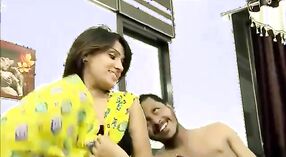 Desi bhabhi ' s heet en zwaar porno video in Hindi 5 min 00 sec