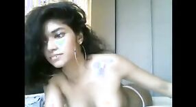 Jeu solo chaud de Desi girl sur webcam 16 minute 40 sec