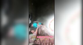 Vídeo de sexo quente e pesado da tia Bihari 1 minuto 30 SEC