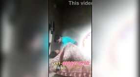 Vídeo de sexo quente e pesado da tia Bihari 2 minuto 10 SEC