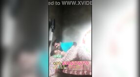 Vídeo de sexo quente e pesado da tia Bihari 3 minuto 00 SEC