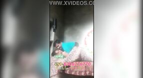 Vídeo de sexo quente e pesado da tia Bihari 3 minuto 10 SEC