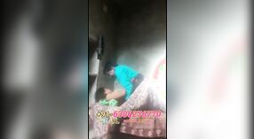 Vídeo de sexo quente e pesado da tia Bihari 4 minuto 10 SEC