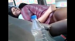 Desi bhabhi được nghịch ngợm trong các xe với tôi, thưởng thức các chương trình 2 tối thiểu 20 sn