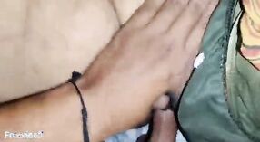 La vidéo de sexe chaude et torride de Desi bhabhi en HD 5 minute 40 sec