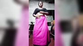 Desi chut wideo featuring Bengalski bhabhi Paro masturbating 0 / min 0 sec