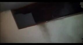 Gadis perguruan tinggi Desi memberikan blowjob orang pertama dan berhubungan seks dengan Ki dalam video panas ini 0 min 0 sec