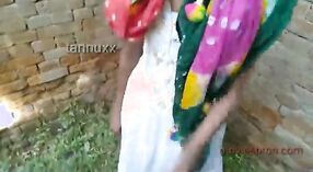Desi他妈的视频，由一个21岁的女孩来自乡村 2 敏 00 sec