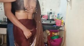 Sıcak kız kardeşi ile Desi chut xxx video-in-law 2 dakika 40 saniyelik