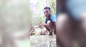 Bihari vídeo de sexo apresenta uma prostituta quente em ação 0 minuto 0 SEC