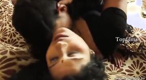 Desi tia quente cena de Sexo em um Hindi Masala filme 3 minuto 20 SEC