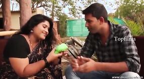 हिंदी मसाला चित्रपटातील देसी आंटी हॉट सेक्स सीन 0 मिन 50 सेकंद