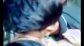 Bihari vídeo de sexo com um foco explícito no prazer oral 1 minuto 20 SEC
