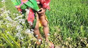 Bihari bhabhi ಕೆಳಗೆ ಪಡೆಯುತ್ತದೆ ಮತ್ತು ಹೊರಾಂಗಣ ಸೆಕ್ಸ್ ವೀಡಿಯೊ ಡರ್ಟಿ 2 ನಿಮಿಷ 20 ಸೆಕೆಂಡು