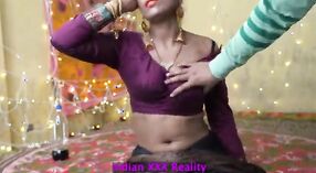 Gruppensexvideo von Desi bhai bahan 2 min 00 s