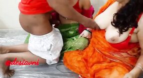 Desi Indiano Porno: Donne Impegnarsi in Gruppo Sesso 3 min 40 sec