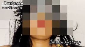 Desi bhabhiのホットセックステープは今年の日にキャッチされました 7 分 00 秒