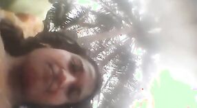 Las grandes tetas indias de Desi baba Shilpi en un video de webcam humeante 0 mín. 0 sec