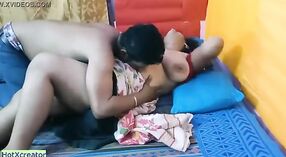 Indische bhabhi bekommt in diesem dampfenden Video ihre Muschi geschlagen 7 min 00 s