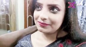 印度蓝色电影展示了一部热气腾腾的Desi Bhabhi性爱视频 1 敏 20 sec