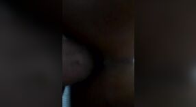 Desi bhabhi ' s sensueel gaand seks video-met heet muziek 1 min 00 sec