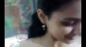 Desi Girl Chudai XXX视频具有强烈而热情的性爱 2 敏 40 sec