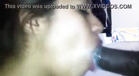 Desi baba memamerkan vaginanya yang ketat di webcam 1 min 40 sec