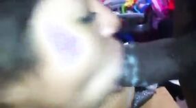 Desi baba pronkt met haar strakke kutje op webcam 3 min 00 sec