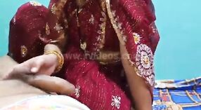 Desi bhabhi ' s sensuele masturbatie in porno muziekvideo 2 min 00 sec