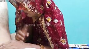 Masturbasi sensual Desi bhabhi dalam video musik porno 4 min 30 sec