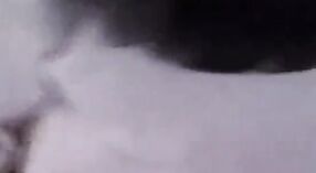 পরিপক্ক দেশি আন্টি এই বাষ্পীয় ভিডিওতে শক্তভাবে ধাক্কা খায় 4 মিন 00 সেকেন্ড