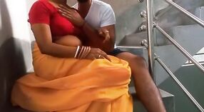 Heet desi seks video featuring een heet bhabhi 1 min 10 sec