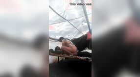 Video de sexo por Webcam de una chica caliente en Jaipur con una figura curvilínea 2 mín. 20 sec