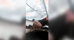 Webcam sex video van een heet meisje in Jaipur met een curvy figuur 3 min 00 sec