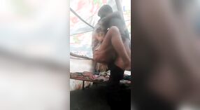 Video de sexo por Webcam de una chica caliente en Jaipur con una figura curvilínea 4 mín. 20 sec