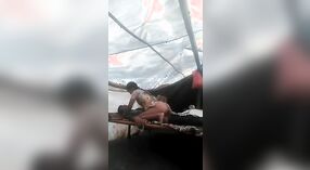 Webcam sex video van een heet meisje in Jaipur met een curvy figuur 1 min 00 sec