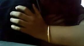 Encuentro humeante de Desi aunty con su novio 4 mín. 50 sec