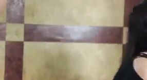 সেক্সি দৃশ্যে রেশমি বৈশিষ্ট্যযুক্ত নতুন দেশি চুদাই ভিডিও 1 মিন 20 সেকেন্ড