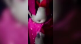 Desi Bhabhi Gates在Patna的猫视频中砸了她的pui 0 敏 0 sec