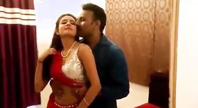 Большие сиськи Дези Бхабхи в страстном секс-видео 1 минута 00 сек