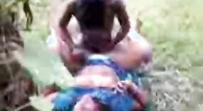 La vidéo de Sexe Sauvage de Bihari Aunty Dehati 2 minute 20 sec