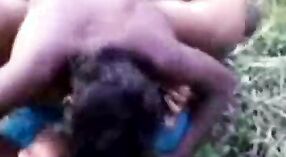 La vidéo de Sexe Sauvage de Bihari Aunty Dehati 2 minute 30 sec